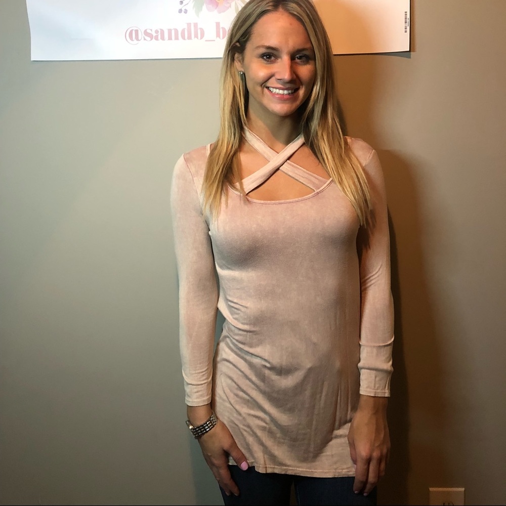 NWT Pink tunic with choker detail